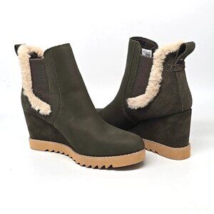 Toms Maddie Olive Leather Wedge Chelsea Boots Shoes Women's Size 8